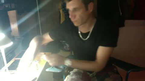Snapshot of gizmomaster chatting on July 6, 12:13 pm dutch rave guy c2c dutch online show from July 6, 12:13 pm