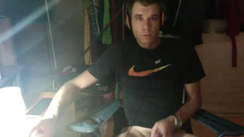 Snapshot of gizmomaster chatting on July 29, 3:04 am dutch rave guy c2c dutch online show from July 29, 3:04 am