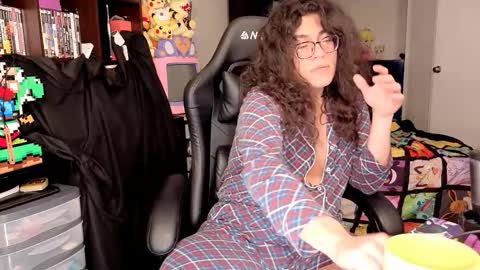 glaceon9 online show from February 11, 5:56 am