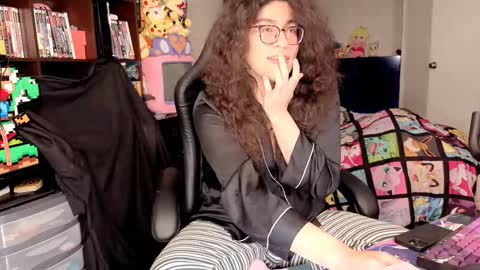 glaceon9 online show from March 5, 8:27 pm