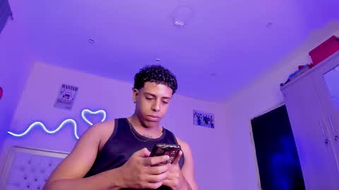 Snapshot of glader_guy chatting on November 17, 10:26 pm only for you bby online show from November 17, 10:26 pm