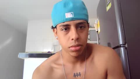 Snapshot of glader_guy chatting on April 13, 1:16 pm only for you bby online show from April 13, 1:16 pm