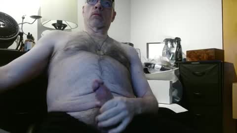 glaikind925958 online show from May 10, 3:12 am
