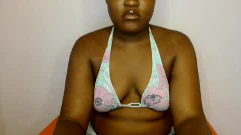 Snapshot of glamslut8 chatting on June 21, 5:10 am sweet girl online show from June 21, 5:10 am