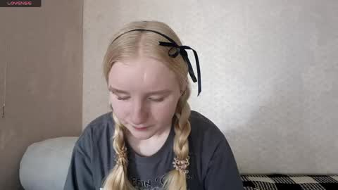 Snapshot of glennabeem chatting on May 5, 7:16 am Laura online show from May 5, 7:16 am