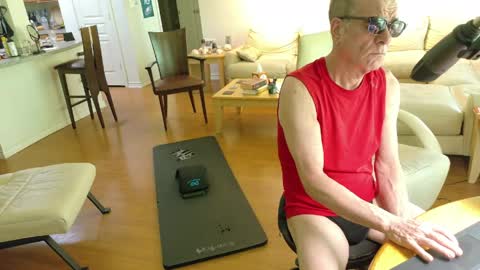 Snapshot of glennbootycam chatting on May 4, 6:37 pm glennbitch online show from May 4, 6:37 pm