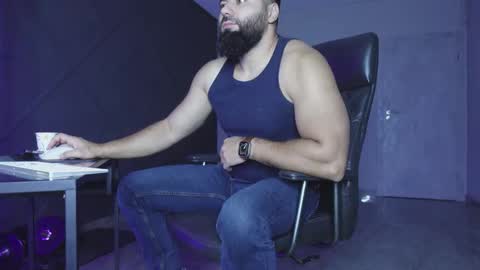 Matthew .. for short call me Matt online show from November 17, 5:35 am