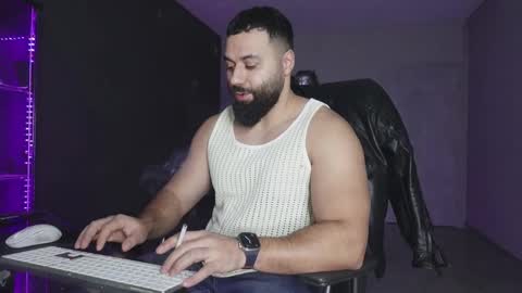 Snapshot of glennmasters chatting on February 3, 10:26 pm Matthew .. for short call me Matt online show from February 3, 10:26 pm