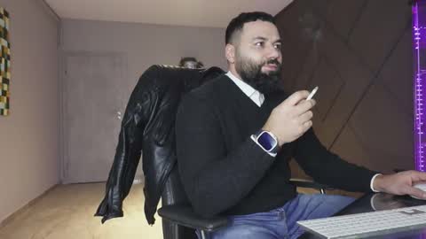 Snapshot of glennmasters chatting on February 5, 6:34 pm Matthew .. for short call me Matt online show from February 5, 6:34 pm