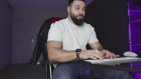 Snapshot of glennmasters chatting on February 9, 3:21 am Matthew .. for short call me Matt online show from February 9, 3:21 am