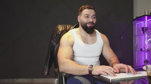 Matthew .. for short call me Matt online show from March 8, 1:25 am