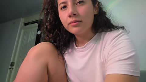 Snapshot of gley_ chatting on April 10, 2:28 am Gley online show from April 10, 2:28 am