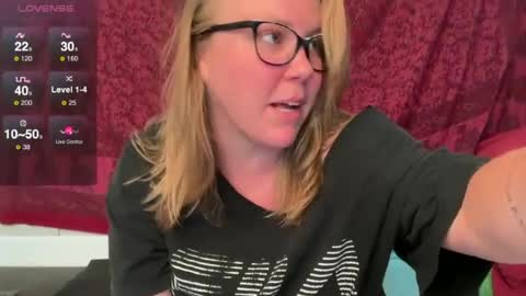 Snapshot of glitterkitty_108 chatting on July 5, 3:41 pm GlitterKitty 108 online show from July 5, 3:41 pm