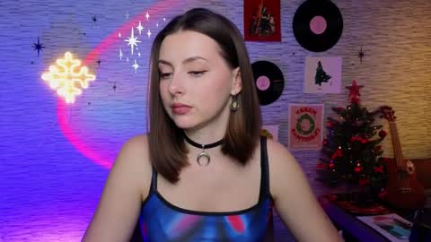 Snapshot of glo_lo chatting on December 24, 10:01 am Bye everybody Ill be online Monday December 2nd Saturday and Sunday off online show from December 24, 10:01 am