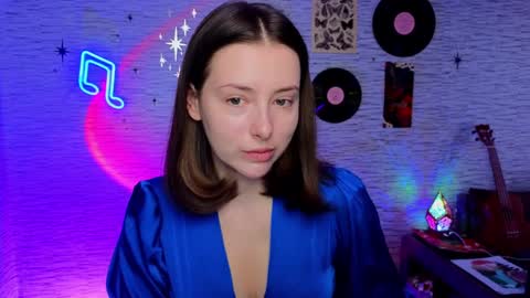 Snapshot of glo_lo chatting on February 3, 6:45 am Bye everybody Ill be online Monday December 2nd Saturday and Sunday off online show from February 3, 6:45 am