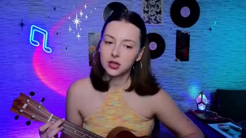 Snapshot of glo_lo chatting on February 13, 11:06 am Bye everybody Ill be online Monday December 2nd Saturday and Sunday off online show from February 13, 11:06 am