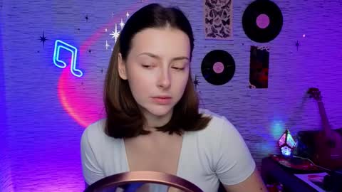 Snapshot of glo_lo chatting on February 17, 7:58 am Bye everybody Ill be online Monday December 2nd Saturday and Sunday off online show from February 17, 7:58 am