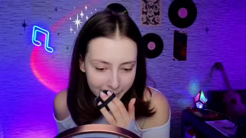 Snapshot of glo_lo chatting on February 27, 6:50 am Bye everybody Ill be online Monday December 2nd Saturday and Sunday off online show from February 27, 6:50 am