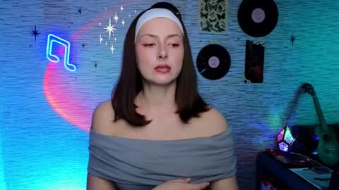 Snapshot of glo_lo chatting on March 4, 9:29 am Bye everybody Ill be online Monday December 2nd Saturday and Sunday off online show from March 4, 9:29 am