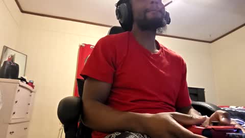 glomightyj online show from May 2, 5:01 am