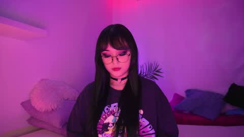 Mimi online show from April 17, 9:07 pm