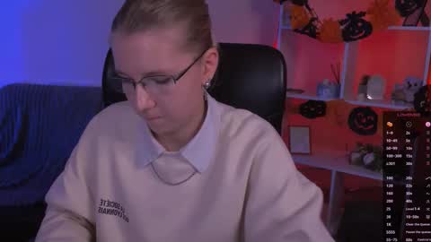 your dream  online show from November 1, 7:49 pm