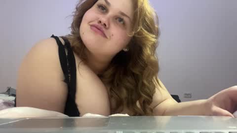 Snapshot of gloria_thomas chatting on February 1, 7:34 pm gloria_thomas online show from February 1, 7:34 pm