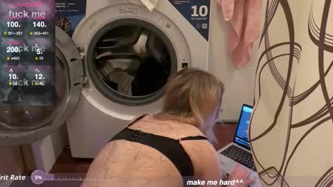 Snapshot of gloryaaaa chatting on October 2, 11:01 pm I want to make you happy and lovense  online show from October 2, 11:01 pm