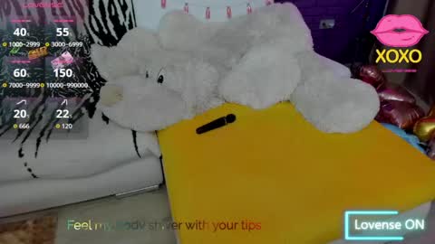 Snapshot of glowmimi chatting on May 26, 4:36 pm Mia online show from May 26, 4:36 pm