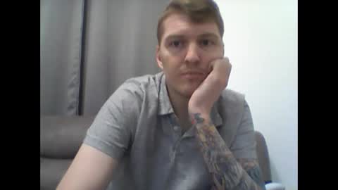 Snapshot of gmonay1331 chatting on January 18, 12:46 am gmonay1331 online show from January 18, 12:46 am