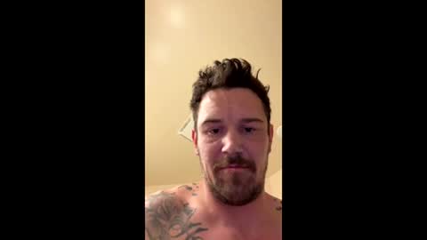 Snapshot of gnarcoticscrew chatting on May 22, 10:37 pm gnarcoticscrew online show from May 22, 10:37 pm