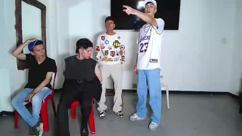 THOMAS AND DAMIAND online show from November 4, 6:40 pm