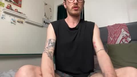 Snapshot of gnickname chatting on July 21, 12:02 am gnickname online show from July 21, 12:02 am