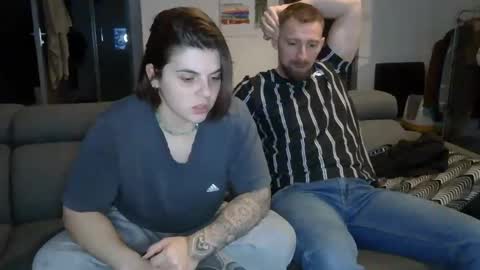 Snapshot of gnl_ chatting on December 19, 7:32 pm gnl_ online show from December 19, 7:32 pm