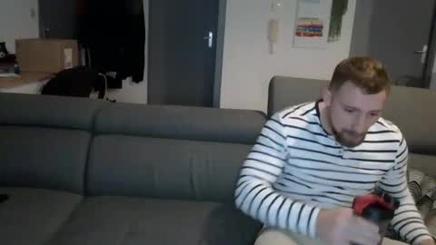Snapshot of gnl_ chatting on December 22, 5:54 pm gnl_ online show from December 22, 5:54 pm