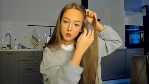 Lina online show from December 17, 8:31 am