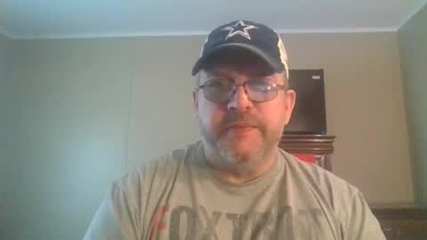 Snapshot of gobey33 chatting on April 22, 6:09 pm IDKIDCIDGAF online show from April 22, 6:09 pm