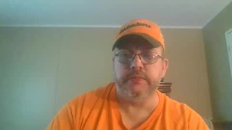 Snapshot of gobey33 chatting on April 25, 6:27 pm IDKIDCIDGAF online show from April 25, 6:27 pm