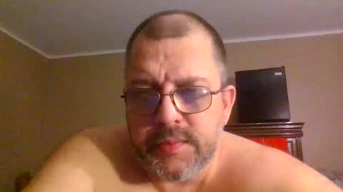 Snapshot of gobey33 chatting on April 28, 1:04 am IDKIDCIDGAF online show from April 28, 1:04 am