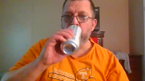 Snapshot of gobey33 chatting on May 5, 4:26 pm IDKIDCIDGAF online show from May 5, 4:26 pm
