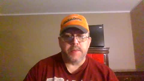 Snapshot of gobey33 chatting on May 9, 2:50 am IDKIDCIDGAF online show from May 9, 2:50 am