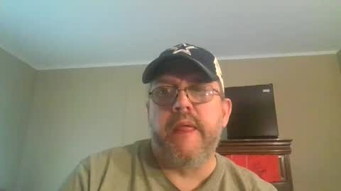 Snapshot of gobey33 chatting on May 15, 5:09 pm IDKIDCIDGAF online show from May 15, 5:09 pm
