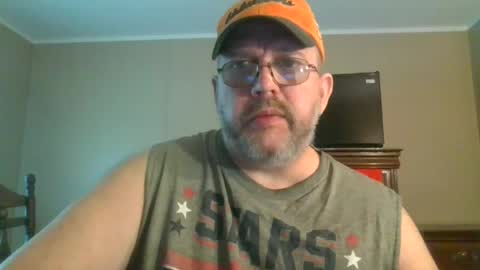 Snapshot of gobey33 chatting on June 16, 4:31 pm IDKIDCIDGAF online show from June 16, 4:31 pm
