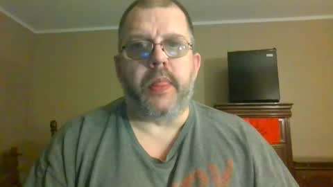 Snapshot of gobey33 chatting on July 2, 3:23 am IDKIDCIDGAF online show from July 2, 3:23 am