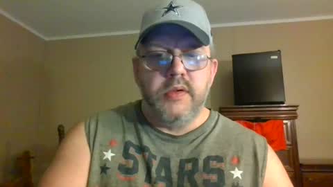 Snapshot of gobey33 chatting on July 14, 2:05 am IDKIDCIDGAF online show from July 14, 2:05 am