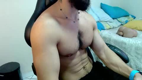 Snapshot of god_hunkules chatting on February 17, 6:36 pm god hunkules online show from February 17, 6:36 pm