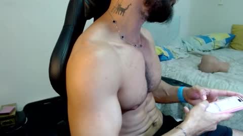 Snapshot of god_hunkules chatting on February 26, 7:46 pm god hunkules online show from February 26, 7:46 pm