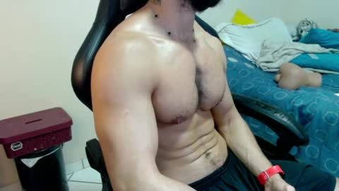 Snapshot of god_hunkules chatting on April 19, 8:11 pm god hunkules online show from April 19, 8:11 pm
