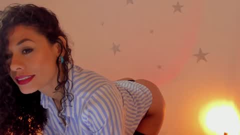 Snapshot of goddes_helena chatting on December 8, 11:08 pm Elena online show from December 8, 11:08 pm