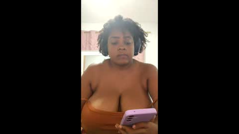 Snapshot of goddess_carrie chatting on June 11, 4:10 am GoddessCarrie online show from June 11, 4:10 am